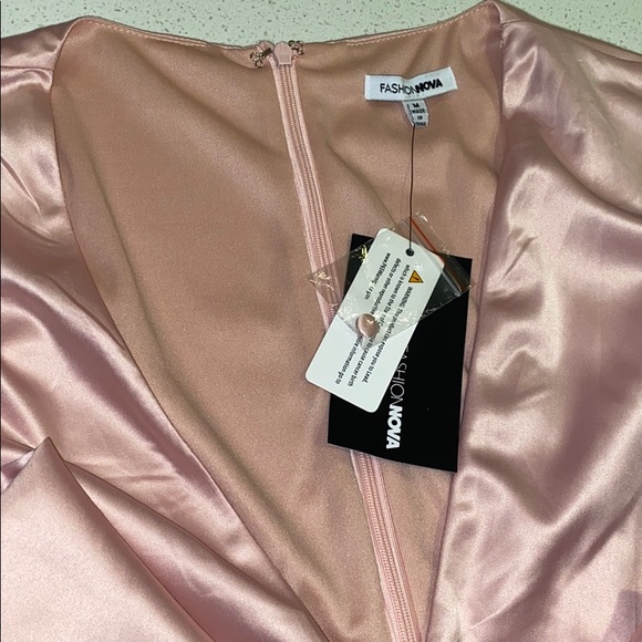 FASHIONNOVA DRESS - Picture 2 of 4